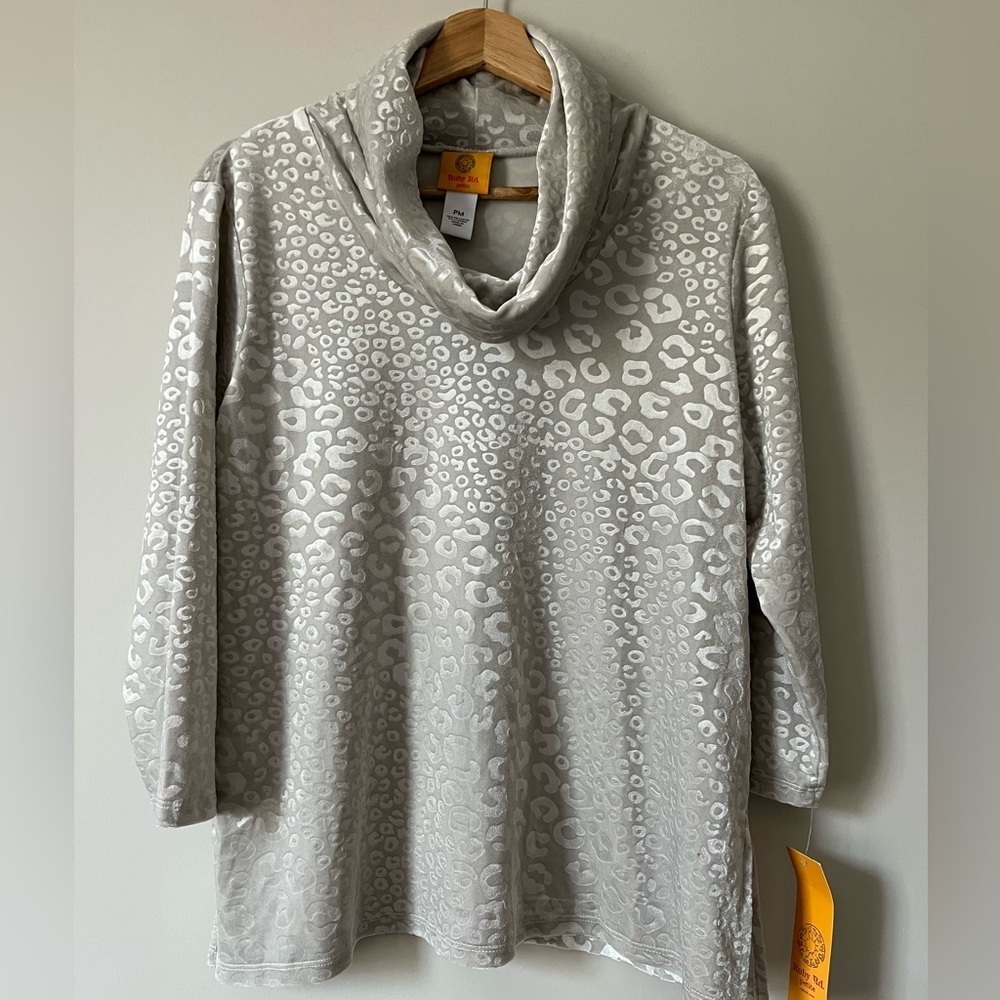 NWT Ruby Rd Women’s Petite Cowlneck Top